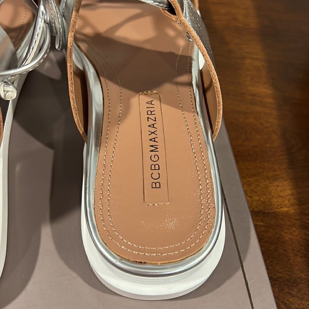 BCBG MaxAzria Sandals In Silver. leather - Picture 5 of 6